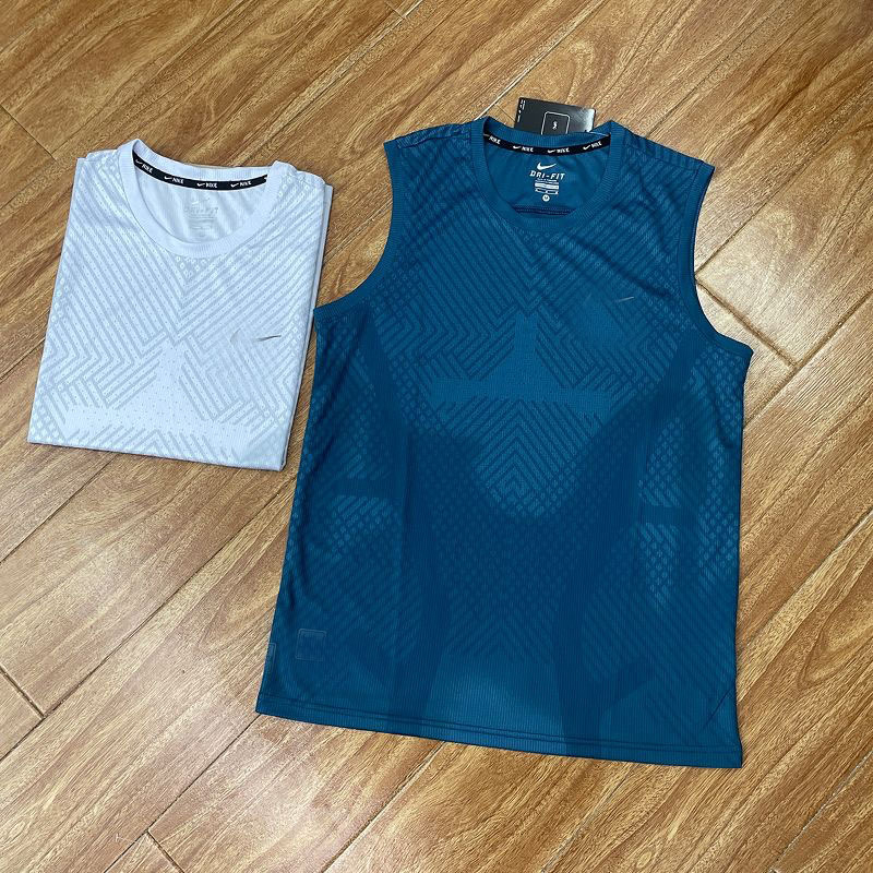 Lagani, brzo sušeći bez rukava top za ljeto, prozračan i opuštenog kroja
