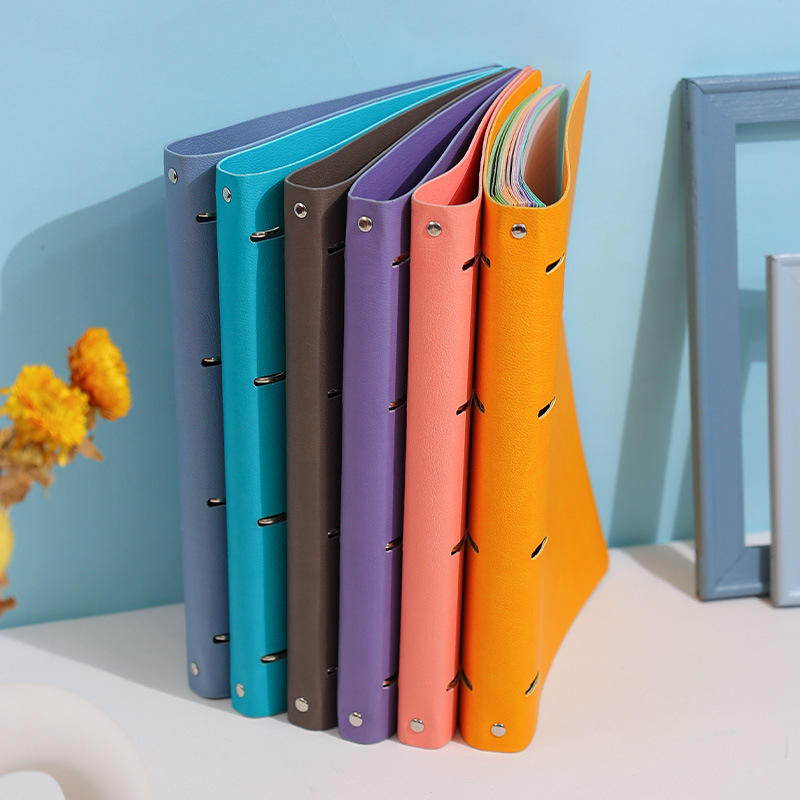 Mekana kožna bilježnica s uklonjivim kućištem, 4 rupe, unutarnji listovi od uvezenog papira, 100 listova (200 stranica)