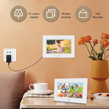 Reklamna digitalna foto okvir s prikazom fotografija i videa, zaslon 1024×600, podržava SD i USB memorijske uređaje, reproducira fotografije, videa i glazbu, napajanje iz mreže.