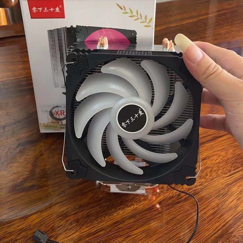 CPU hlađenje s 4 toplinske cijevi, 1800 RPM, buka 30 dB, bakar-aluminijsko spajanje