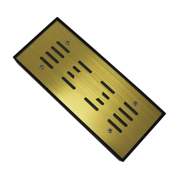 Увлажнител за пури — преносим, пластмасов, прост стил; включва овлажняващи листчета и гъбени ленти