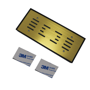 Увлажнител за пури — преносим, пластмасов, прост стил; включва овлажняващи листчета и гъбени ленти