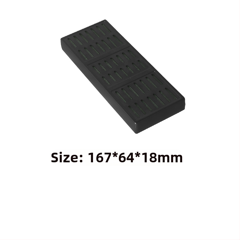 Zvlhčovač cigár – prenosný, plastový, jednoduchý štýl; obsahuje zvlhčovacie listy a hubkové pásky