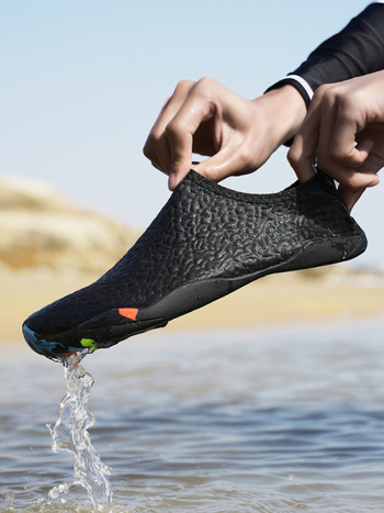 Pantofi de apă unisex pentru drumeții, plajă și activități în aer liber; partea superioară respirabilă din Lycra, talpă din cauciuc antiderapant, uscare rapidă, croială joasă.
