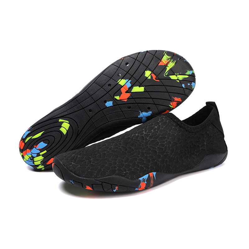 Pantofi de apă unisex pentru drumeții, plajă și activități în aer liber; partea superioară respirabilă din Lycra, talpă din cauciuc antiderapant, uscare rapidă, croială joasă.