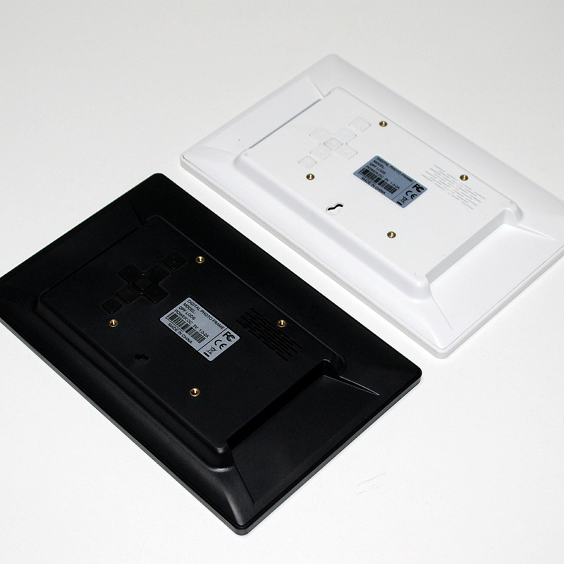 Ramă foto digitală LED (rezoluție 1024x600, stocare 16MB, suport card SD/USB/MMC, formate JPEG/JPG, raport de aspect 16:9)