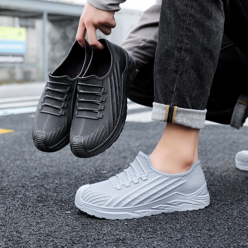 Cizme de ploaie pentru bărbați — partea superioară din PVC, talpă din plastic, gambă joasă, antiderapant și rezistente la uzură