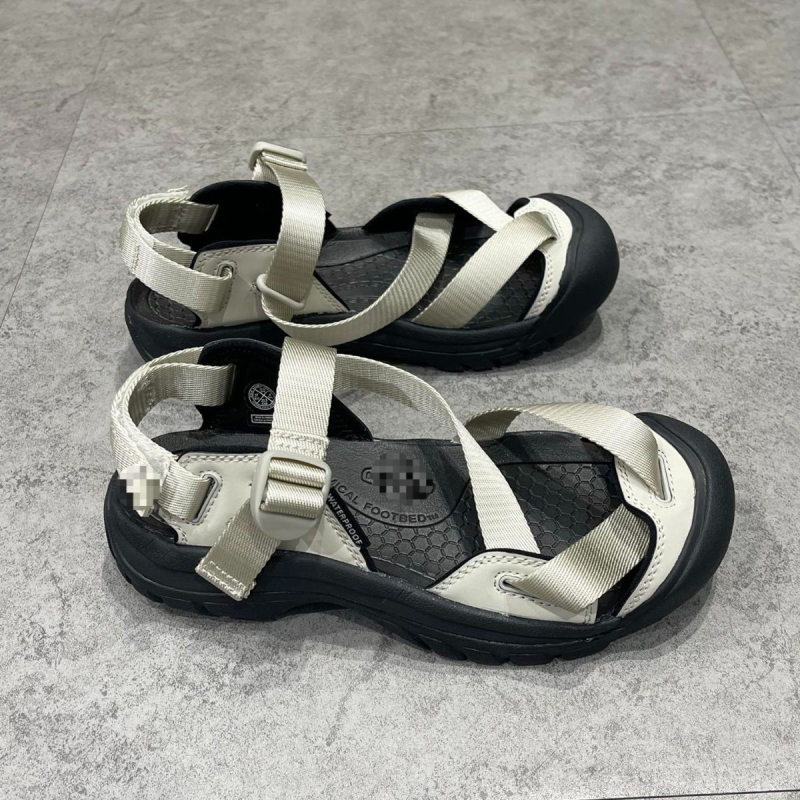 Folyami túracipő, alacsony felső rész, csúszásmentes gumitalp, vízálló felsőrész, hálós belső, gumírozott középtalp