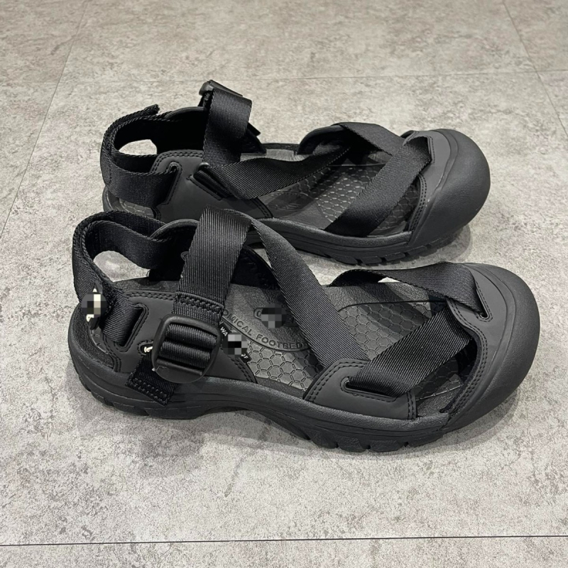 Folyami túracipő, alacsony felső rész, csúszásmentes gumitalp, vízálló felsőrész, hálós belső, gumírozott középtalp