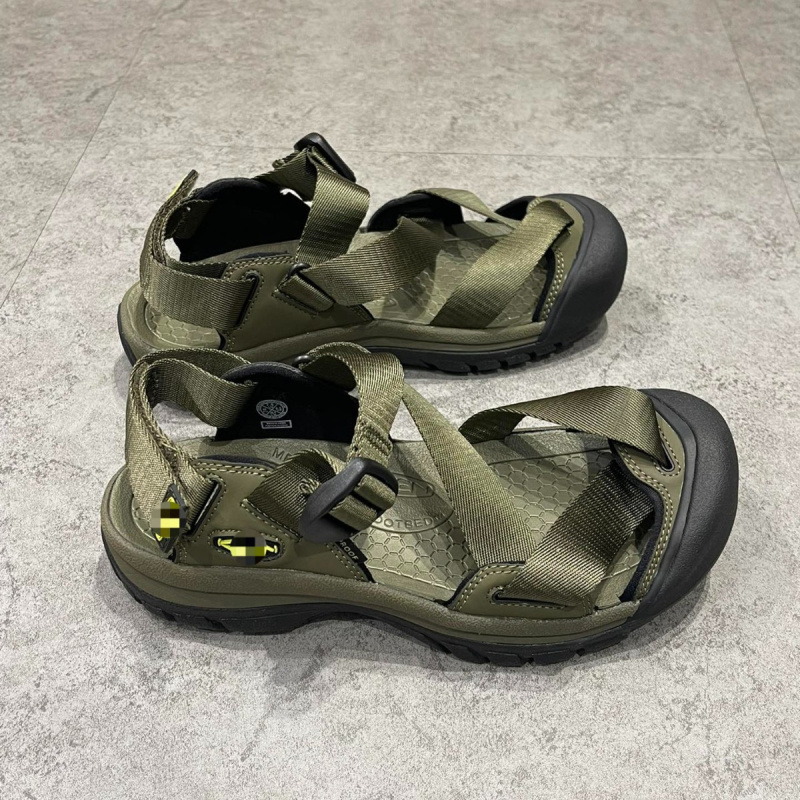 Folyami túracipő, alacsony felső rész, csúszásmentes gumitalp, vízálló felsőrész, hálós belső, gumírozott középtalp