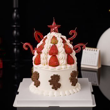 Torta gyertyák számokkal – Ló évéhez kapcsolódó ünnepi dekoráció csillag alakú díszek