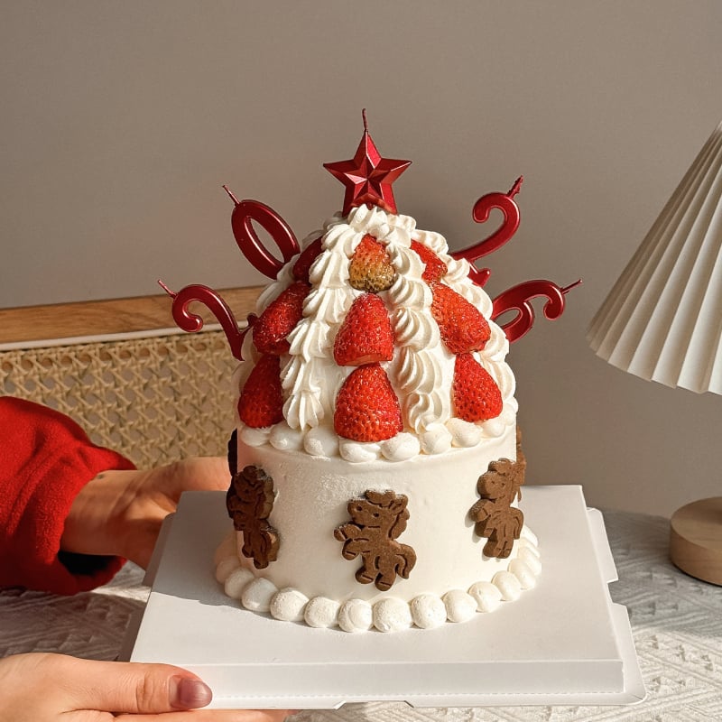 Torta gyertyák számokkal – Ló évéhez kapcsolódó ünnepi dekoráció csillag alakú díszek