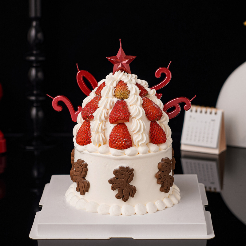 Torta gyertyák számokkal – Ló évéhez kapcsolódó ünnepi dekoráció csillag alakú díszek