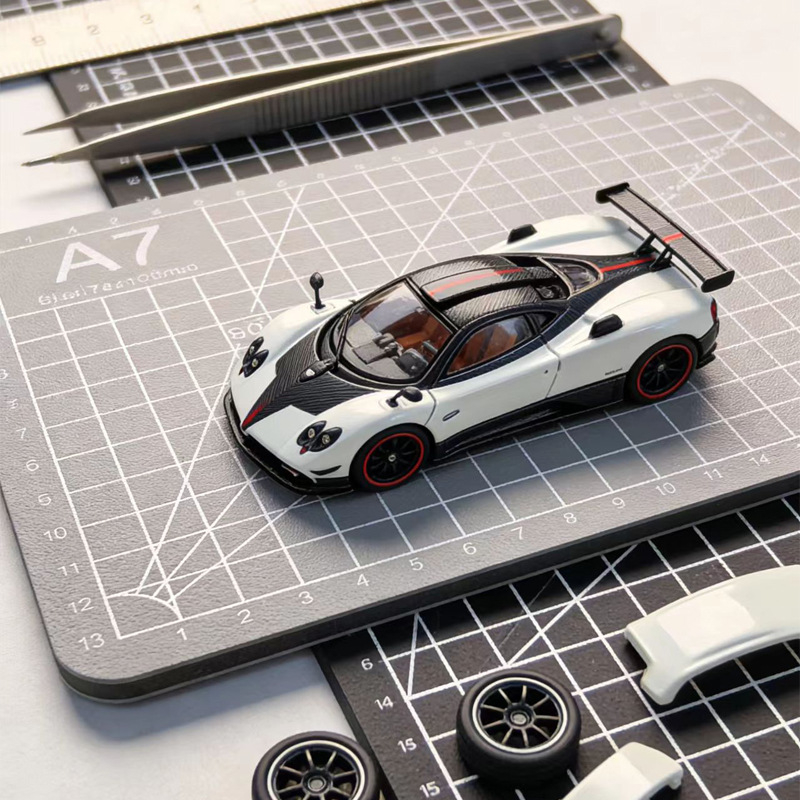 A7 Plastična ploča za alate za modele automobila – Višenamjenska ploča za parkiranje modela (Model: A7 • Materijal: Plastika • Marke: German Capital)