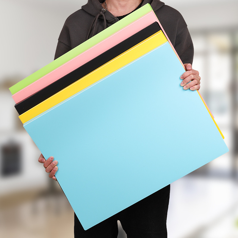 Művészeti portfólió – műanyag, A2 brosúra modell, 20–30 oldal, gerinc 5, anyagvastagság 100