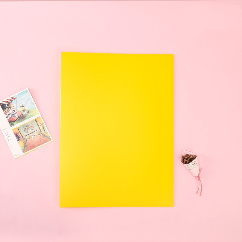 Művészeti portfólió – műanyag, A2 brosúra modell, 20–30 oldal, gerinc 5, anyagvastagság 100