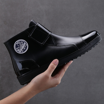 Ghete de ploaie pentru bărbați din plastic, cu închidere Velcro, talpă din plastic, căptușite cu plasă, antiderapante și încălzite.