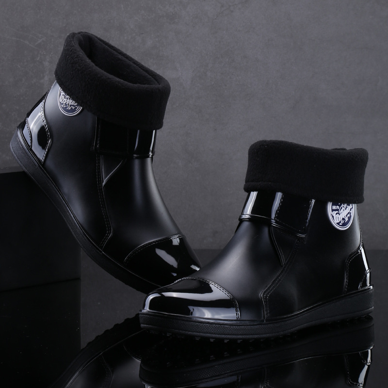 Ghete de ploaie pentru bărbați din plastic, cu închidere Velcro, talpă din plastic, căptușite cu plasă, antiderapante și încălzite.