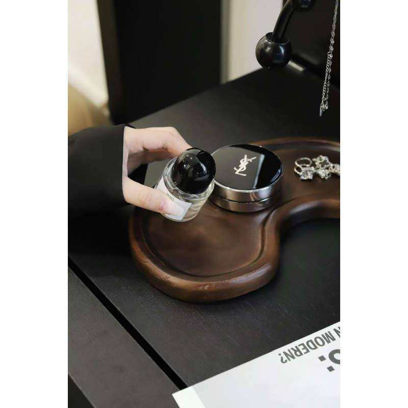 Előszobai kulcstartó tál tömörfából – faerezetes textúra, 1 rekesz