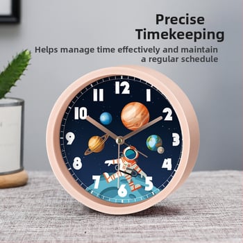 Будилник за деца със звезден небе и астронавт — детски карикатурен дизайн, тих режим, батерийно захранване, пластмасов корпус, пластмасов циферблат, стъклена огледална повърхност