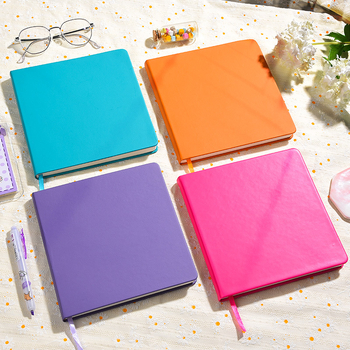 Бележник със квадратна PU корица с промяна на цвета, подвързан по тел, хартия двойно офсет, 100 g, 200–300 страници, прост стил