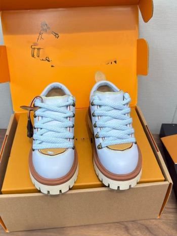 Pantofi de drumeție din piele de vițel, partea superioară din piele, închidere cu șireturi în față, talpă din cauciuc, unisex