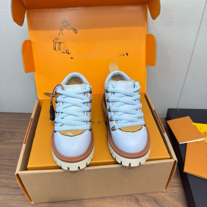 Pantofi de drumeție din piele de vițel, partea superioară din piele, închidere cu șireturi în față, talpă din cauciuc, unisex