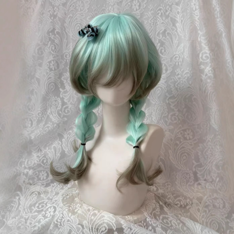 Perucă lungă buclată din mătase termică • Construcție mecanică • Nu poate fi vopsită sau supusă permului • Model MG-345 • Aspect natural