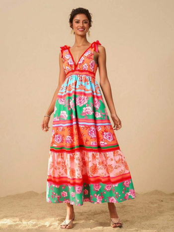 Rochie lungă cu imprimeu floral, decolteu în V adânc, croială A-line, poliester