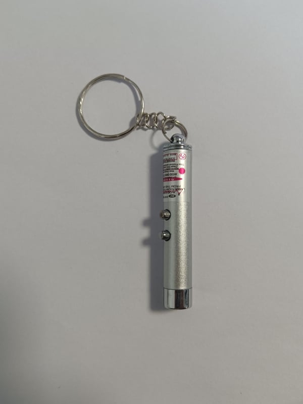 LED svjetiljka s aluminijskim legure, ručno napajanje, infracrveni laserski pokazivač, domet 100-200 m, baterija 160 mAh (~10 mW)