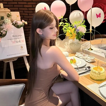 Peruka: dugačka ravna kosa, srednji razdjeljak, prednja čipka, prirodni stil, materijal: proteinska svila, komplet za cijelu glavu