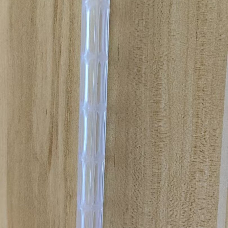 Cijev za ventilaciju tla za posude, plastična, marka Live; sprječava truljenje korijena tijekom ciklusa zalijevanja i sušenja.