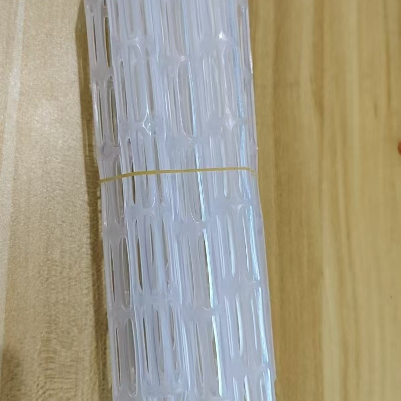 Cijev za ventilaciju tla za posude, plastična, marka Live; sprječava truljenje korijena tijekom ciklusa zalijevanja i sušenja.