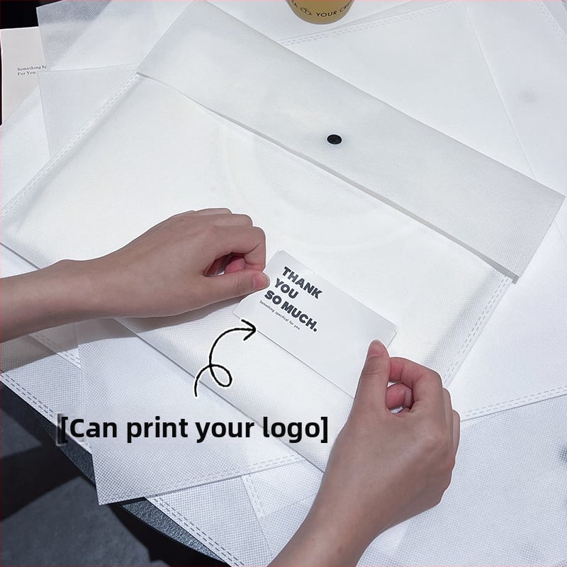 Нетъкан плик за облекло – вътрешна опаковка за магазин със лого и прахозащита (Артикул: F99HMJ5595H8T5; Произход: Китай; Износ: Не)
