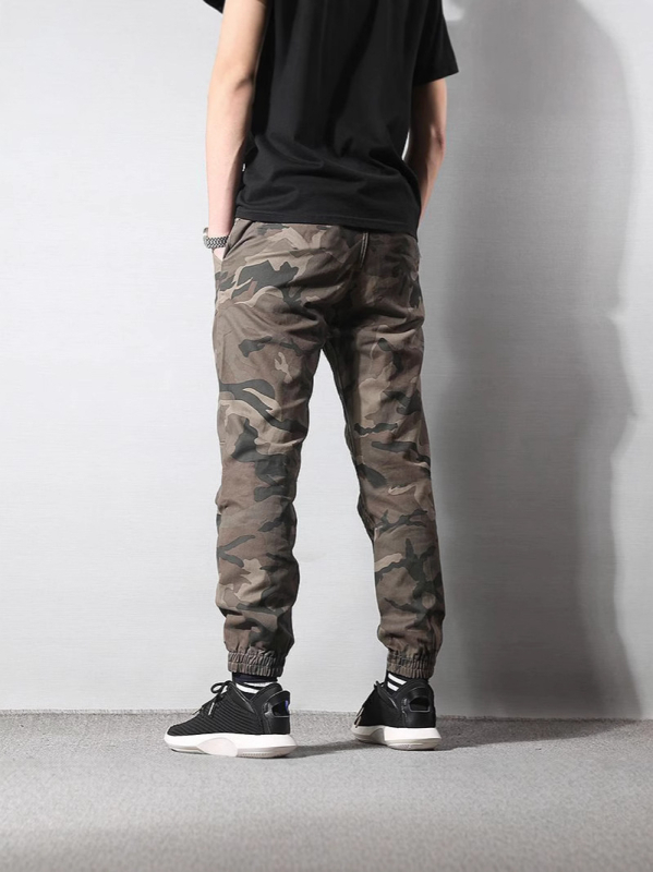 Muške hlače s kamuflažom – srednji pojas, ravni kroj, tanko tkanje, mikroelastičnost