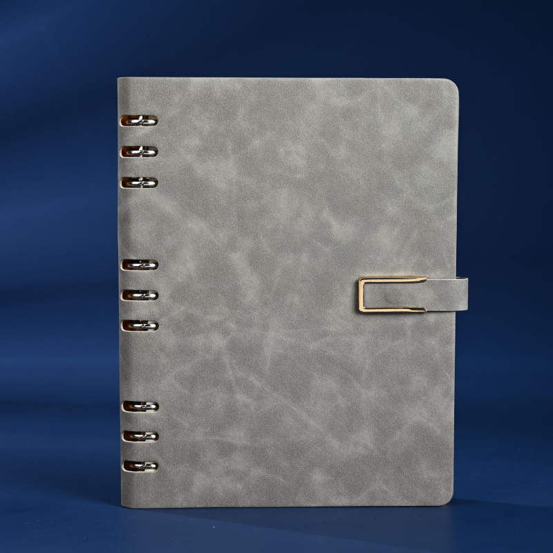 Bilježnica s izmjenjivim listovima, 9 rupa i odvojivi 6-rupa povez, Dowling papir 80 gsm, 50–100 stranica