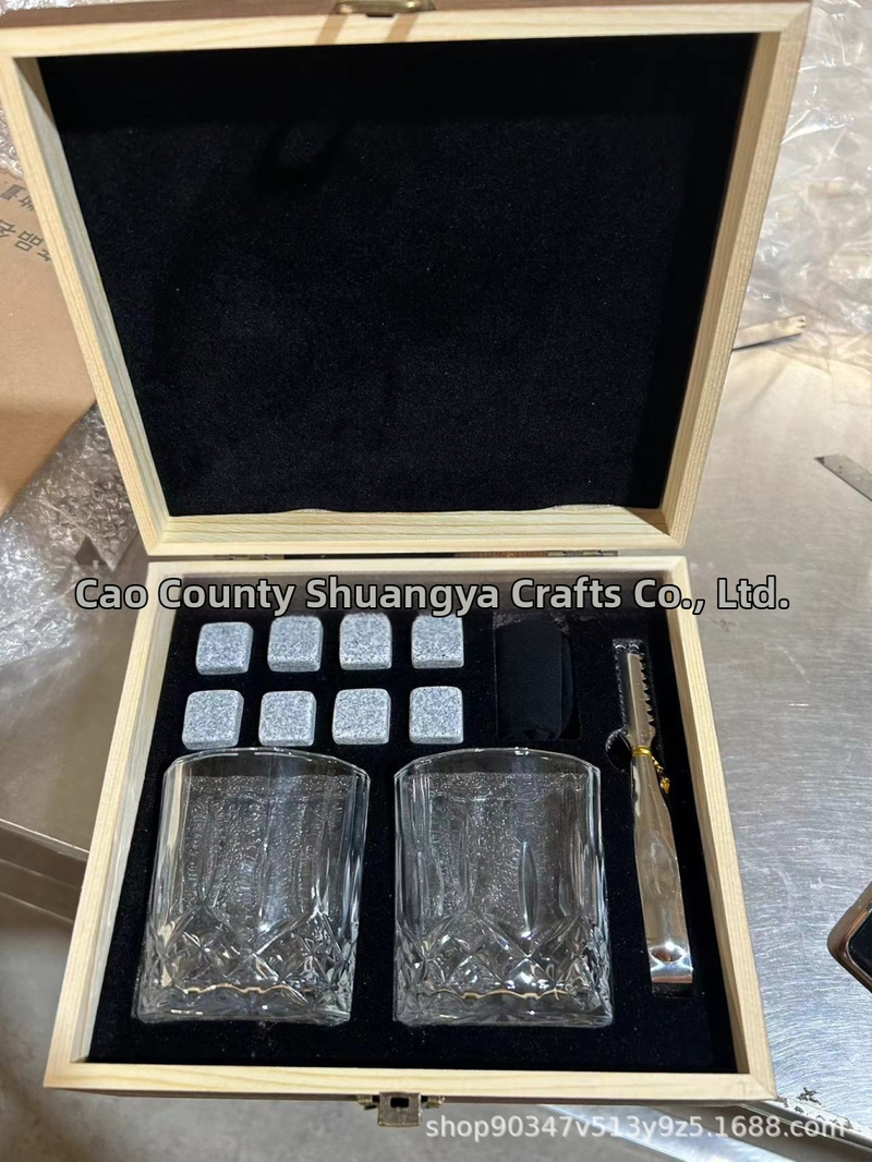 Sada pohárov na whisky v drevenom puzdre, model 69, značka Double elegance, prispôsobiteľný vnútorný objem, značka proti padělaniu