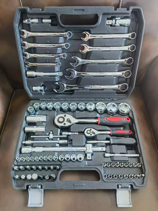 Комплект от 108 части инструменти за автомобилен ремонт, от въглеродна стомана, в пластмасова кутия, тегло 1,6 кг, модел 108, за ремонт на автомобили, велосипеди и домакинство