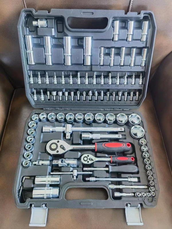 Комплект от 108 части инструменти за автомобилен ремонт, от въглеродна стомана, в пластмасова кутия, тегло 1,6 кг, модел 108, за ремонт на автомобили, велосипеди и домакинство