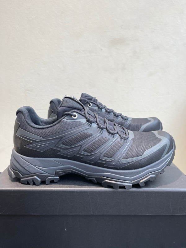 Unisex planinarske tenisice niskog profila s PU+Mesh gornjim dijelom, gumenom srednjem potplatu, anti-slip gumom potplatom, prednje vezanje