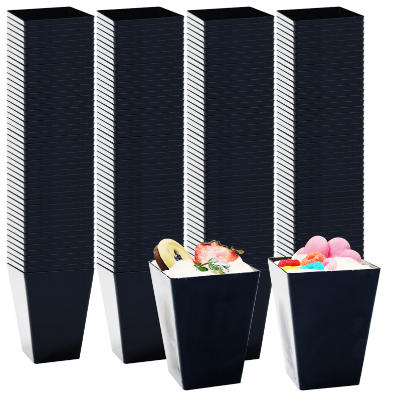 Jednokratna posuda za desert, kvadratnog oblika, od PS plastike, za mousse i žele, nije pogodna za mikrovalnu