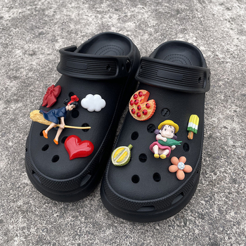 Csat dekoratív kiegészítők – rajzfilm dizájn, levehető, szandálokra és papucsokra alkalmas; modell: Figure; márka: Layer Slightly; stílus: Cartoon/Cartoon Paradise; szezon: Nyár, Tavasz, Ősz