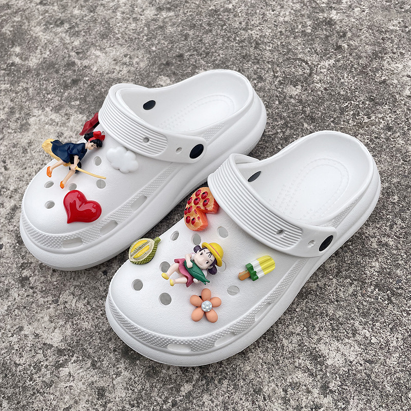 Csat dekoratív kiegészítők – rajzfilm dizájn, levehető, szandálokra és papucsokra alkalmas; modell: Figure; márka: Layer Slightly; stílus: Cartoon/Cartoon Paradise; szezon: Nyár, Tavasz, Ősz