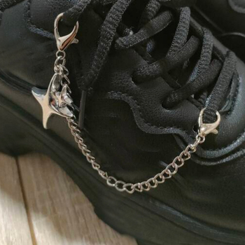 Cipőhöz készült lánc négyágú csillag dizájnnal, cinkötvözetből, sneakershez és csizmákhoz.