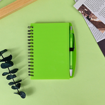 Спирално подвързан тефтер, 60–70 страници, персонализируем, не е внесен