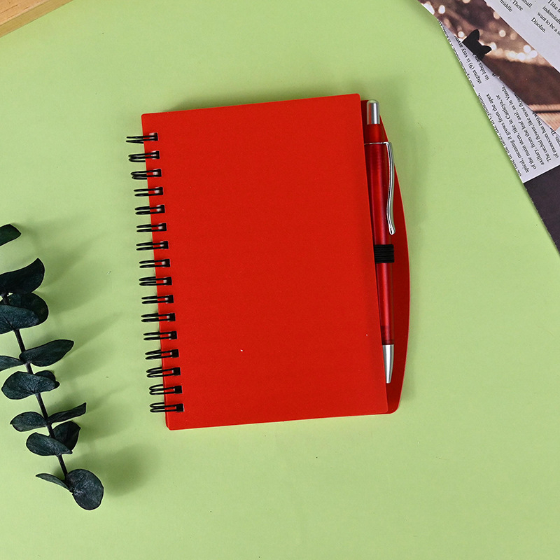 Спирално подвързан тефтер, 60–70 страници, персонализируем, не е внесен