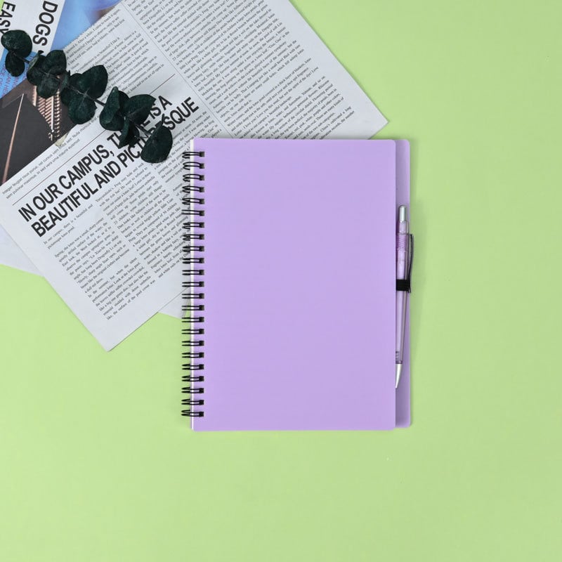 Спирално подвързан тефтер, 60–70 страници, персонализируем, не е внесен