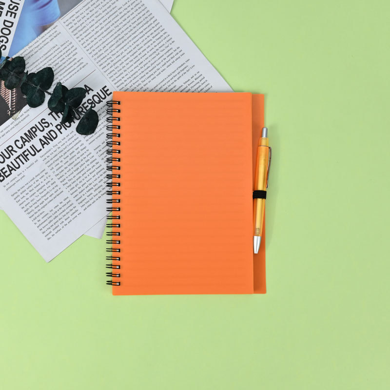 Спирално подвързан тефтер, 60–70 страници, персонализируем, не е внесен