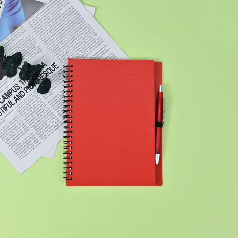 Спирално подвързан тефтер, 60–70 страници, персонализируем, не е внесен