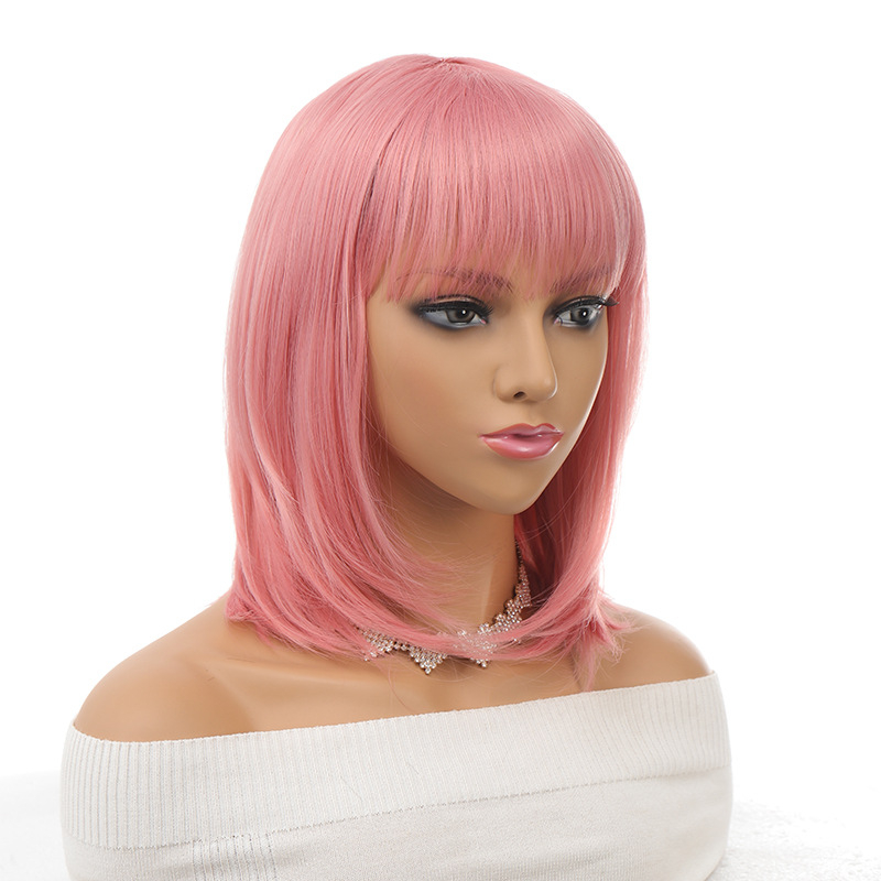 Peruka prirodnog izgleda, bob frizura s šiškama, sintetička vlakna otporna na visoku temperaturu, model Dm84